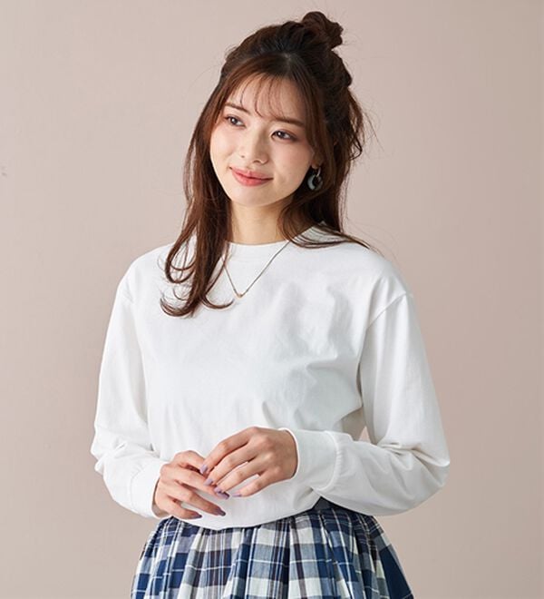 BELLUNA（ベルーナ）の「夏でも着られる強撚綿１００％長袖プルオーバー（カットソー）」｜詳細画像