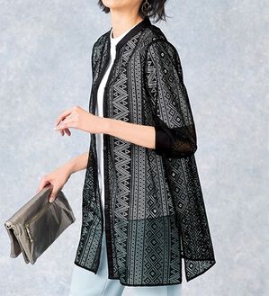 VINNO（ヴィノ）の「スタンド衿パネルレースチュニックシャツ（ブラウス）」｜詳細画像