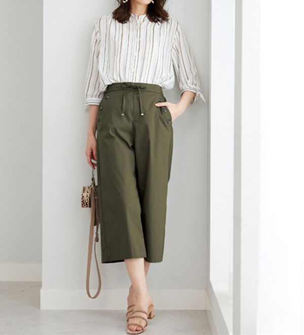 BELLUNA（ベルーナ）の「サラリ綿混ボタン使いキュロットパンツ（クロップドパンツ）」｜詳細画像