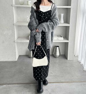 GeeRA（ジーラ）の「フリルキャミワンピース（カットソーワンピース）」｜クロ系ドット