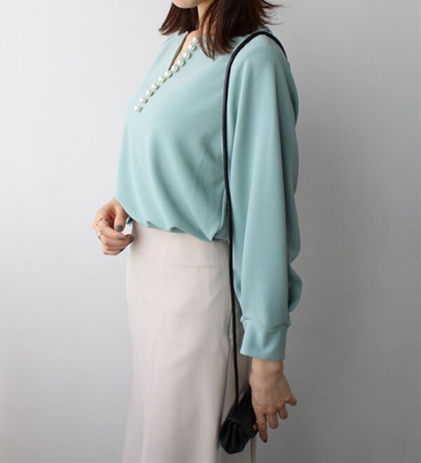 GeeRA（ジーラ）の「パール調ビーズ付キーネックブラウス（ブラウス）」｜詳細画像