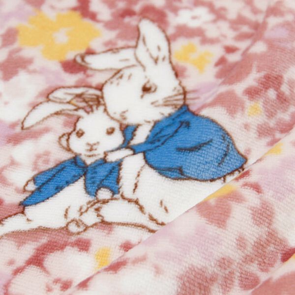 「ピーターラビット　あったかフランネル敷きパッド・枕パッド＜フラワー＞〈合わせ毛布・シートクッション〉（敷パッド）」｜詳細画像