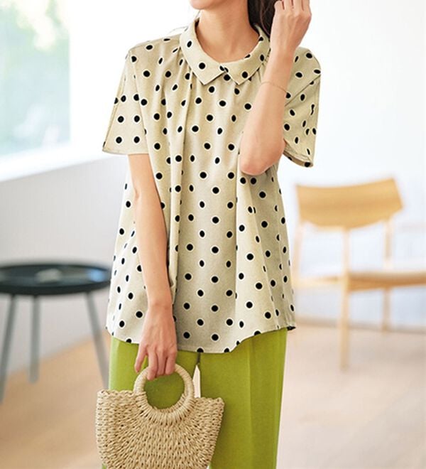 BELLUNA（ベルーナ）の「ちび衿デザイン大人顔ドットブラウス（ブラウス）」｜詳細画像