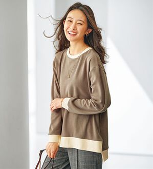 BELLUNA（ベルーナ）の「裏ファー配色切替スリット使いプルオーバー（カットソー）」｜モカ&times;アイボリー