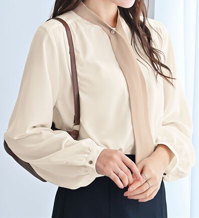 alotta（アロッタ）の「３ＷＡＹで着こなせる！ピン付き配色ボウタイブラウス（ブラウス）」