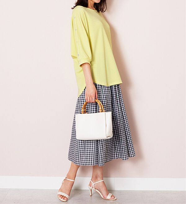 BELLUNA（ベルーナ）の「ラメ調肩ボタンデザインプルオーバー（カットソー）」｜詳細画像