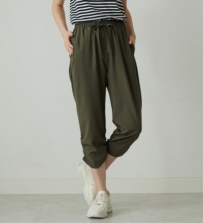 BELLUNA（ベルーナ）の「【接触冷感/UVカット/吸水速乾/軽量】ヒンヤリ＆速乾！裾くしゅクロップドパンツ（クロップドパンツ）」