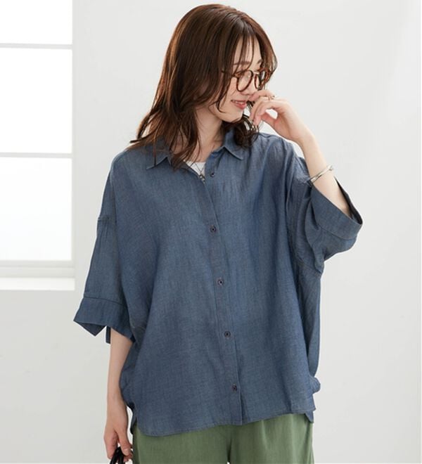 BELLUNA（ベルーナ）の「シアーデニム素材裾タックゆったりシャツ（シャツ）」｜詳細画像
