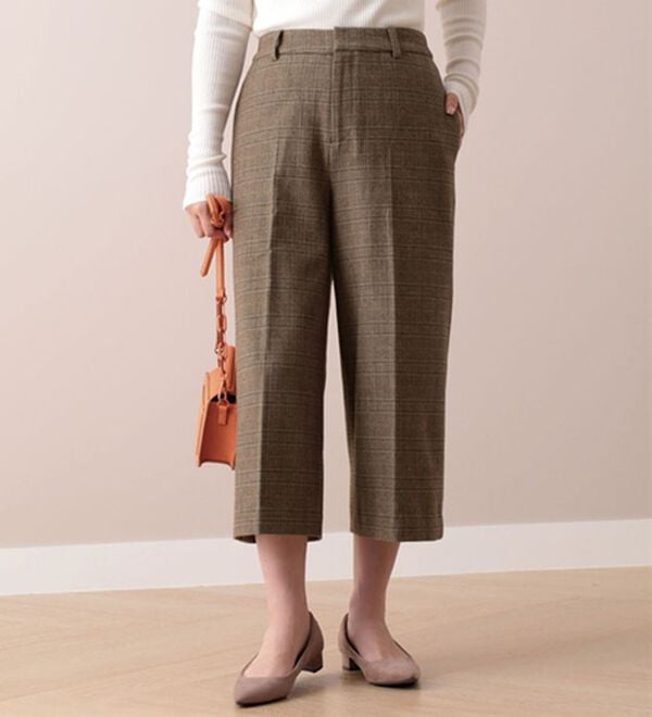 BELLUNA（ベルーナ）の「ウール調センタープレスクロップドパンツ（クロップドパンツ）」｜ブラウン系チェック