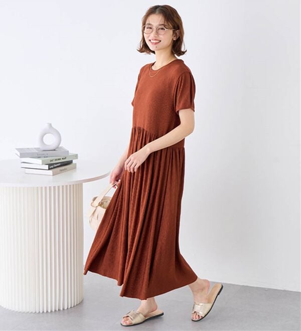 Viola e Viola（ヴィオラ エ ヴィオラ）の「【５つの機能付】楽ちんジャカードワンピース（カットソーワンピース）」｜テラコッタ