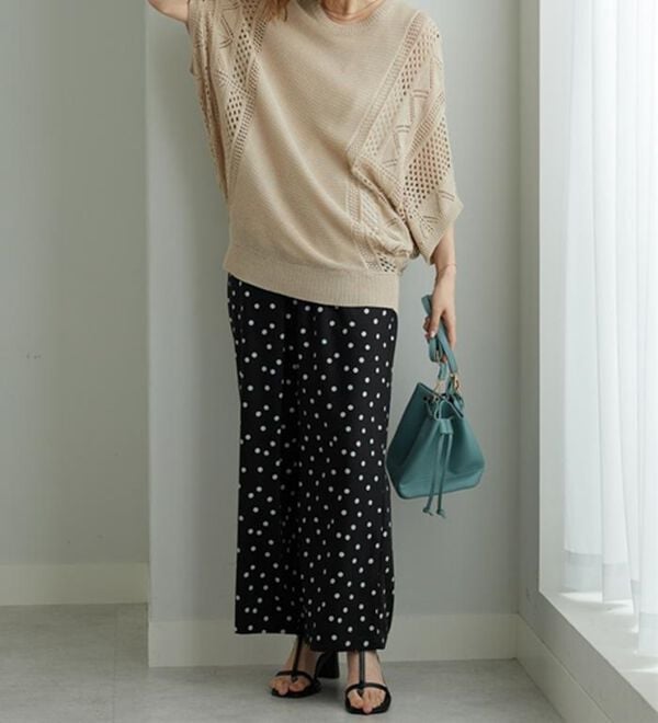 BELLUNA（ベルーナ）の「透かし編ドルマンニットプルオーバー（ニット・セーター）」｜詳細画像