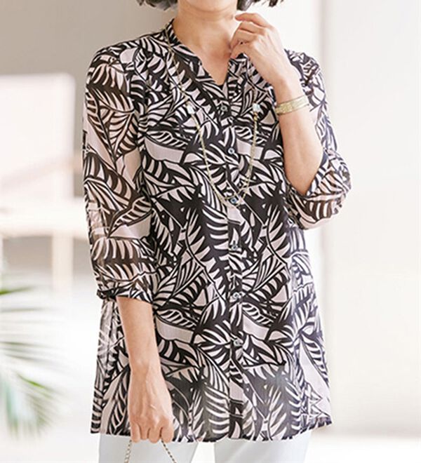 BELLUNA（ベルーナ）の「楊柳素材プリントオーバーブラウス（チュニック）」｜詳細画像