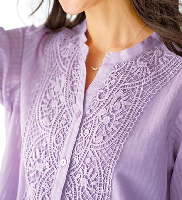 BELLUNA（ベルーナ）の「シアー素材モチーフレース使いシャツチュニック（チュニック）」｜詳細画像