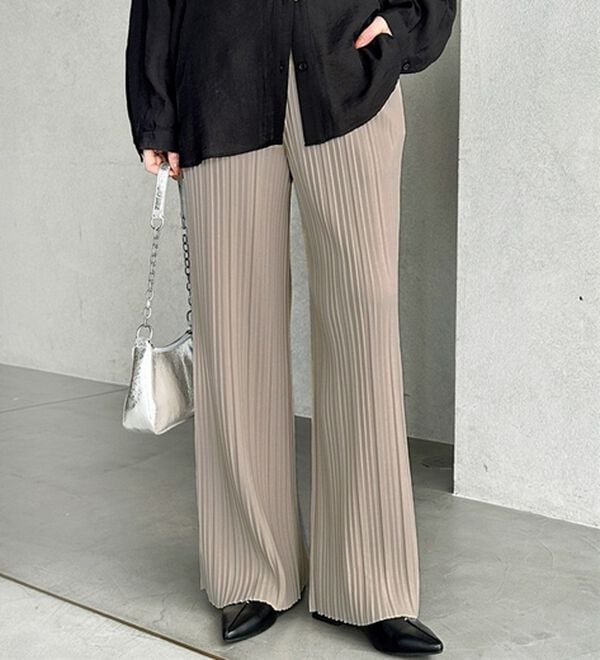 GeeRA（ジーラ）の「セルフカットセミワイドプリーツパンツ（フルレングスパンツ）」｜詳細画像