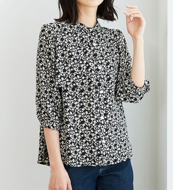 BELLUNA（ベルーナ）の「ケープ風デザインブラウス（ブラウス）」｜黒系