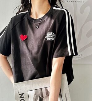 GeeRA（ジーラ）の「ハート刺しゅうラインＴシャツ（カットソー）」｜ブラック