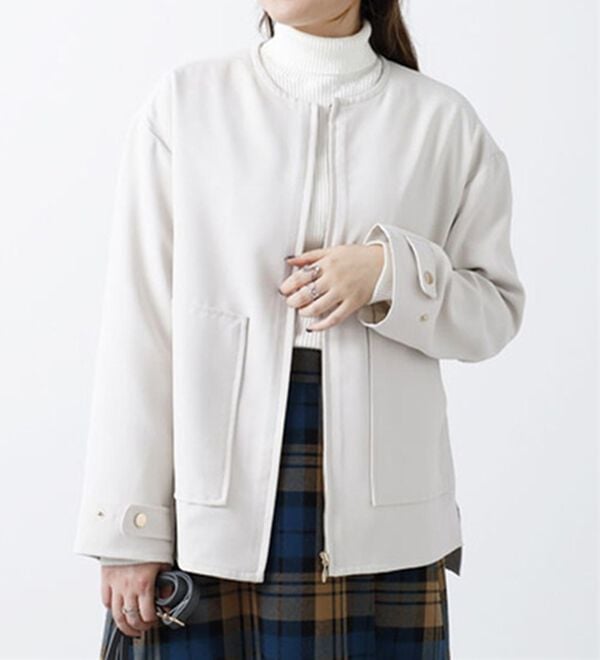 BELLUNA（ベルーナ）の「ポケット使いショートブルゾンジャケット（ハーフコート）」｜アイボリー