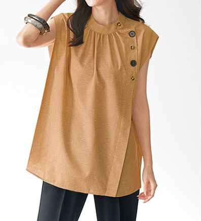 BELLUNA（ベルーナ）の「二の腕細見えボタンデザインブラウス（ブラウス）」