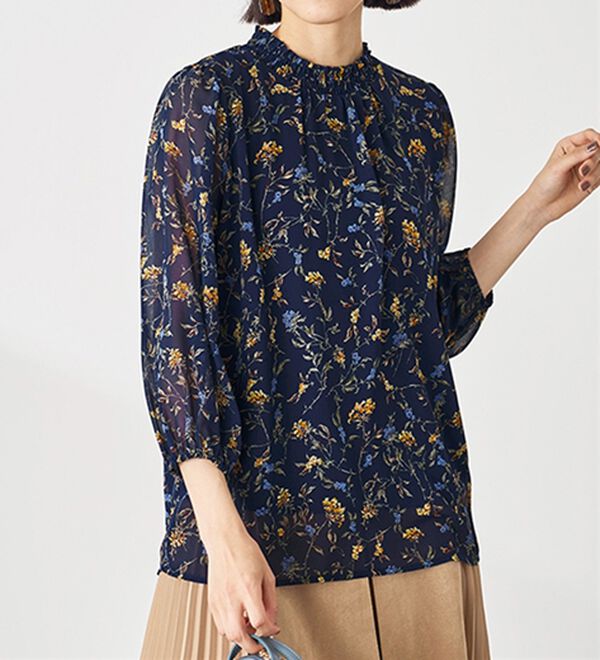 BELLUNA（ベルーナ）の「シフォンプリントシャーリング使いブラウス（ブラウス）」｜詳細画像