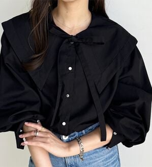 GeeRA（ジーラ）の「ケープ衿シャツブラウス（ブラウス）」｜ブラック