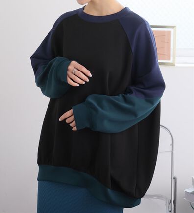 A HAPPY MARILYN（アハッピーマリリン）の「【３Ｌ～６Ｌ】厚すぎないのが着やすい！！配色デザインポンチスウェットトップス（トレーナー・スウェット）」