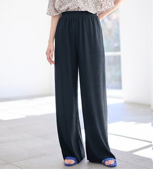 Viola e Viola（ヴィオラ エ ヴィオラ）の「【５つの機能付】丈切れる！楽ちんジャカードパンツ（ワイドパンツ・ガウチョ）」｜ネイビー