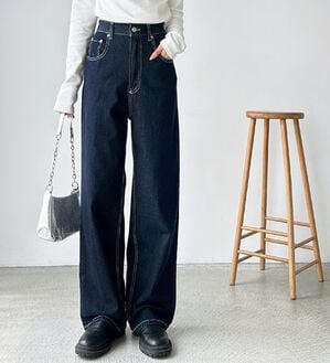 GeeRA（ジーラ）の「ハイウエストストレートデニム（ワイドパンツ・ガウチョ）」｜ネイビー
