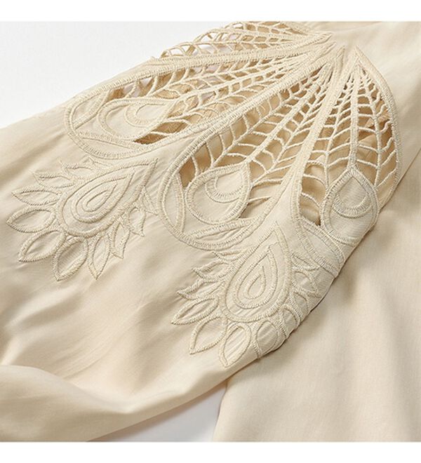 RANAN（ラナン）の「袖刺しゅう使いシャツブラウス（ブラウス）」｜詳細画像