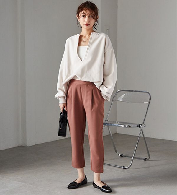 RANAN（ラナン）の「裏起毛Ｖネックロゴ刺しゅうスウェット（トレーナー・スウェット）」｜詳細画像