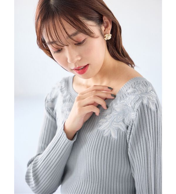 alotta（アロッタ）の「カシミヤタッチ肩刺しゅうニット（ニット・セーター）」｜詳細画像