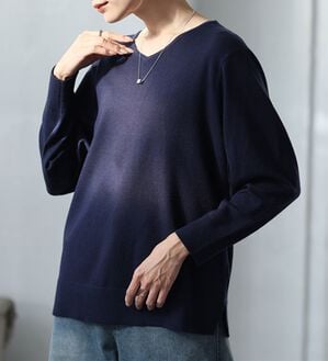 A HAPPY MARILYN（アハッピーマリリン）の「【Ｌ～８Ｌ】Ｒｉｎ フィット感軽減！Ｔシャツ感覚もっちりやわらかＶネックニット（ニット・セーター）」｜ネイビー