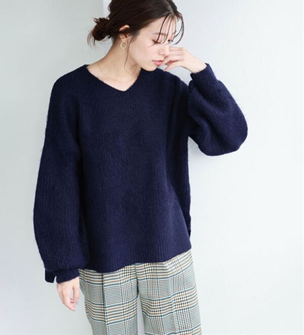 Pierrot（ピエロ）の「【洗濯機で洗える】ネックが選べるふんわりボリューム袖ニット（ニット・セーター）」｜詳細画像