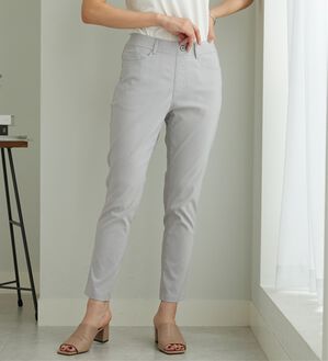 BELLUNA（ベルーナ）の「【選べる2丈】グレープフルーツオイル加工スリムパンツ（フルレングスパンツ）」｜シルバーグレー