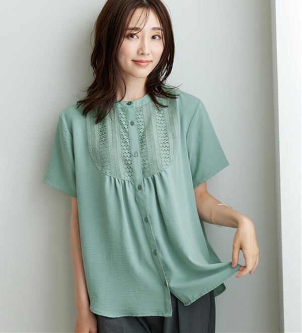 BELLUNA（ベルーナ）の「【2つの機能付き】お手入れ楽々！レース使いシャツチュニック（ブラウス）」｜詳細画像
