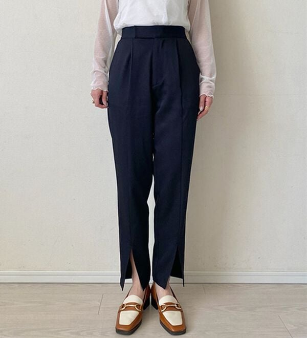 BELLUNA（ベルーナ）の「【低身長さん向け】美脚見えスリットテーパードパンツ（テーパードパンツ）」｜詳細画像