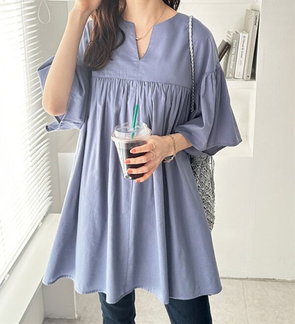 GeeRA（ジーラ）の「フレアー袖キーネックブラウス（ブラウス）」｜詳細画像