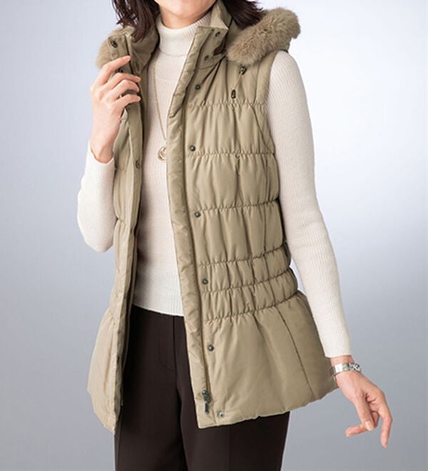 ルフラン（ルフラン）の「ファー使い軽量中わたベスト（中わたコート・ベスト）」｜ベージュ
