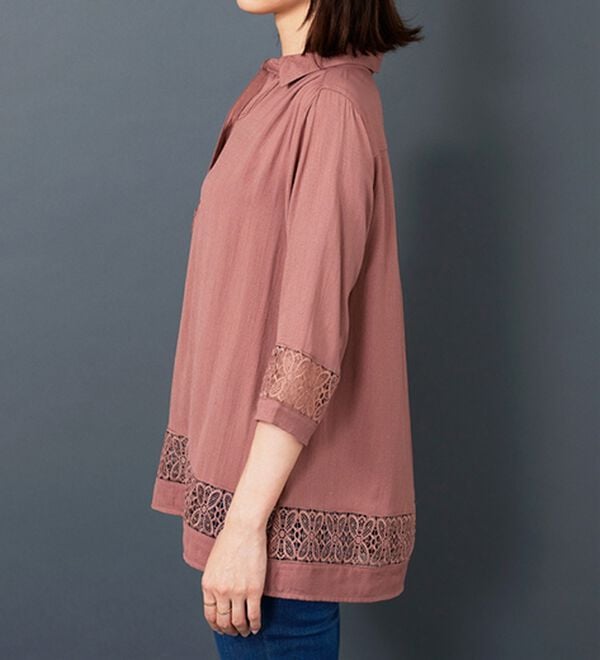BELLUNA（ベルーナ）の「袖＆裾レースデザインシャツチュニック（チュニック）」｜詳細画像
