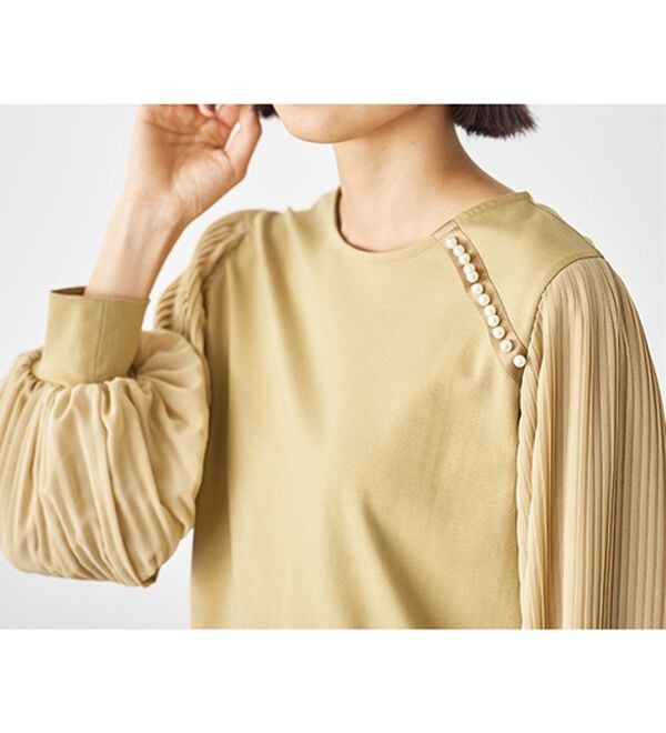 BELLUNA（ベルーナ）の「パール釦使い袖プリーツプルオーバー（カットソー）」｜詳細画像