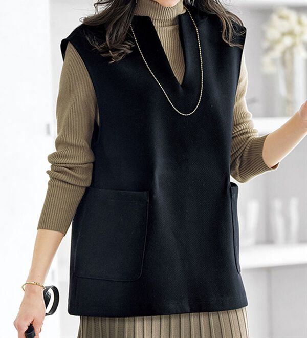 BELLUNA（ベルーナ）の「ポケットデザインキーネックベスト（ベスト）」｜詳細画像