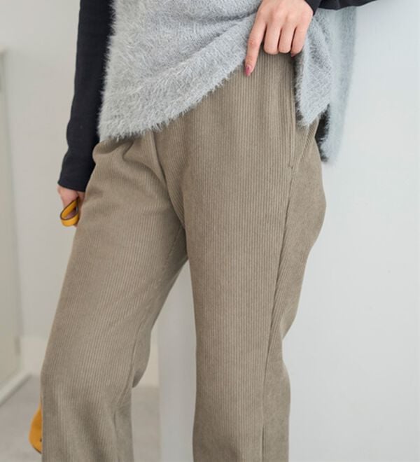 BELLUNA（ベルーナ）の「シュッと体型カバー！縦リブ素材裏ベロアフレアーパンツ（フルレングスパンツ）」｜詳細画像