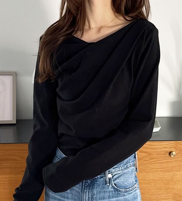 GeeRA（ジーラ）の「ドレープデザインカットソー（カットソー）」｜詳細画像