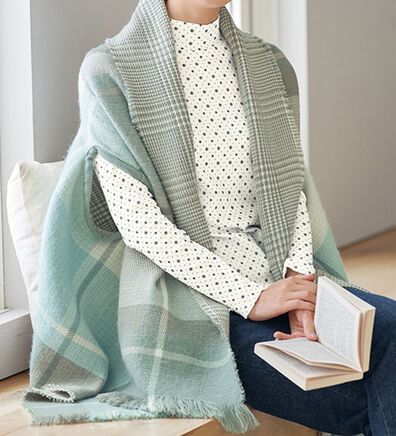 BELLUNA（ベルーナ）の「ストールにもなるあったかポンチョ（その他ファッション小物）」