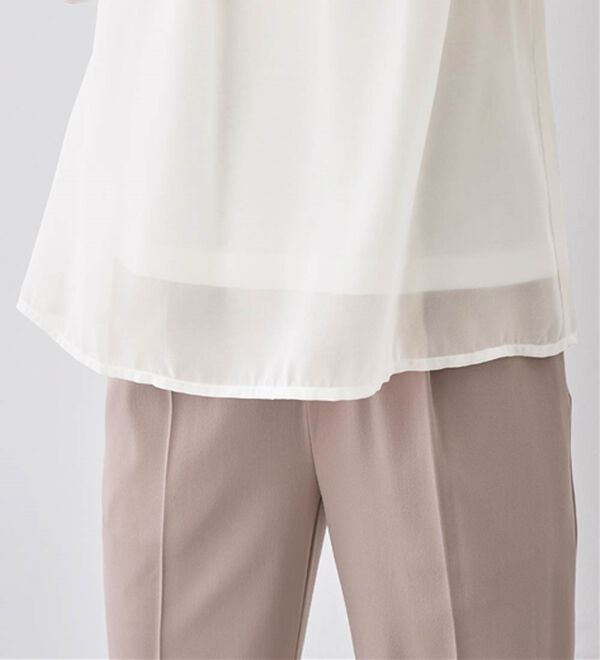 alotta（アロッタ）の「【５つの機能付】ひんやり！アクセ付シフォンタックブラウス（ブラウス）」｜詳細画像