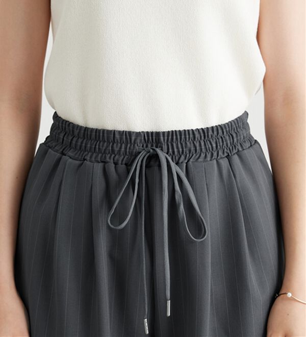 BELLUNA（ベルーナ）の「【嬉しい機能付き！】とろみ素材ドロスト使いワイドパンツ（ワイドパンツ・ガウチョ）」｜詳細画像
