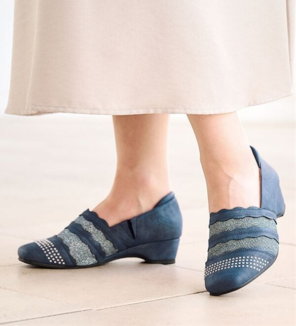 BELLUNA（ベルーナ）の「４Ｅラメ使いウェッジパンプス（パンプス）」｜詳細画像