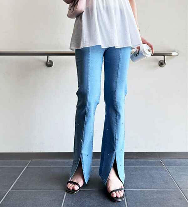 GeeRA（ジーラ）の「ハートスタッズ付フレアーパンツ（フルレングスパンツ）」｜詳細画像