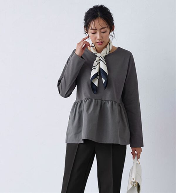 Pierrot（ピエロ）の「異素材ドッキングフリルギャザーペプラムカットソー（カットソー）」｜詳細画像