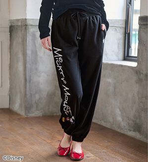 BELLUNA（ベルーナ）の「＜Ｄｉｓｎｅｙ＞【ミッキー】裾ゴム入り裏毛スウェットパンツ（その他パンツ）」｜ブラック