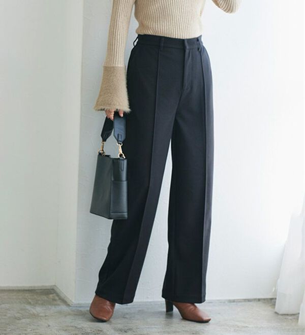 Pierrot（ピエロ）の「カシミヤタッチセミルーズストレートパンツ（フルレングスパンツ）」｜ブラック